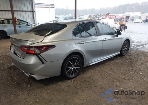 2022 Toyota Camry Se z USA, uszkodzony, nr VIN 4T1S11AK7NU683578